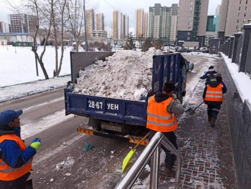 Зам, талбайн цэвэрлэгээ үргэлжилж байна